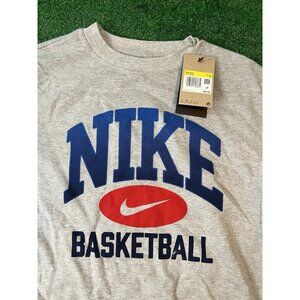 Nike Shirt Women’s Small Gray Basketball HF4518-063 Graphic Tee Cotton Swoosh